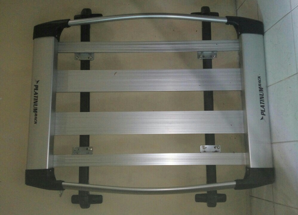 Roof Rack Rak  Atas Mobil  Model  Oval Hitam Silver Putih 